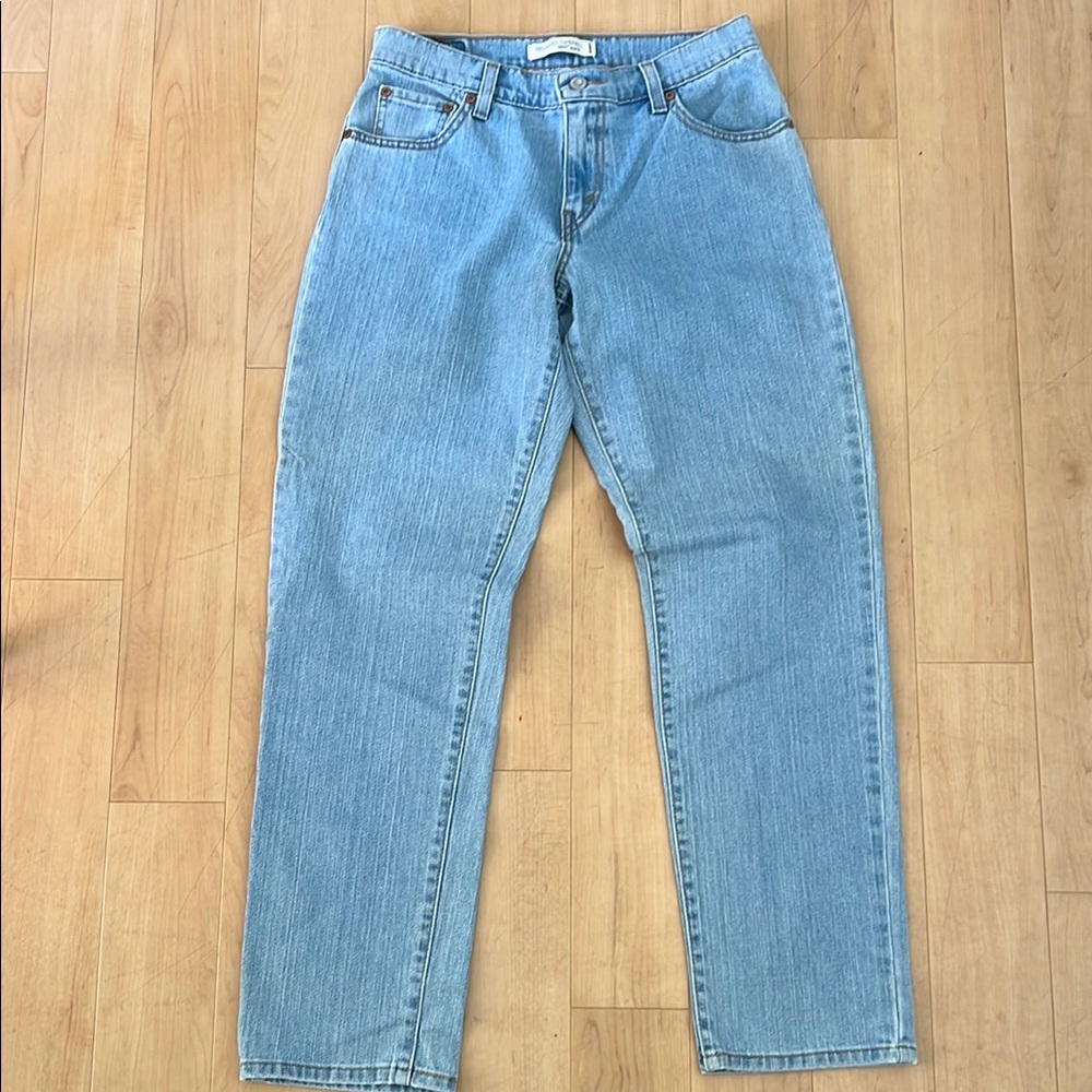 Levi's Women's High Rise Light Blue Jeans Size 6